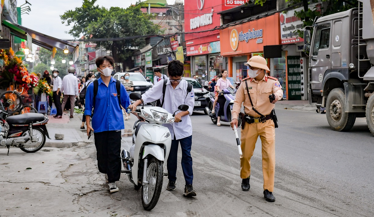 Nhức nhối tình trạng vi phạm giao thông của học sinh Nhức nhối tình trạng vi phạm giao thông của học sinh