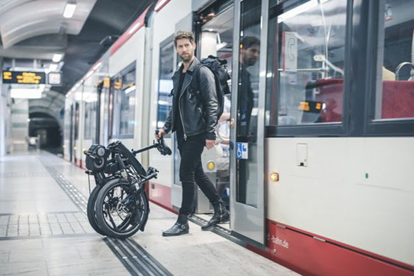 Có nên mang xe đạp gấp lên tàu điện không Có nên mang xe đạp gấp lên tàu điện không
