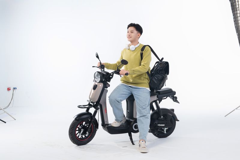 Hướng dẫn chọn mua xe đạp điện cho học sinh cấp 2 an toàn, tiết kiệm Hướng dẫn chọn mua xe đạp điện cho học sinh cấp 2 an toàn, tiết kiệm