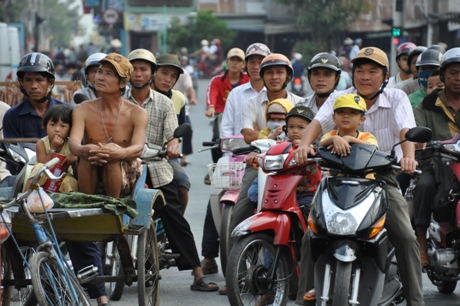 Xe máy làm ảnh hưởng văn minh đo thị Xe máy làm ảnh hưởng văn minh đo thị