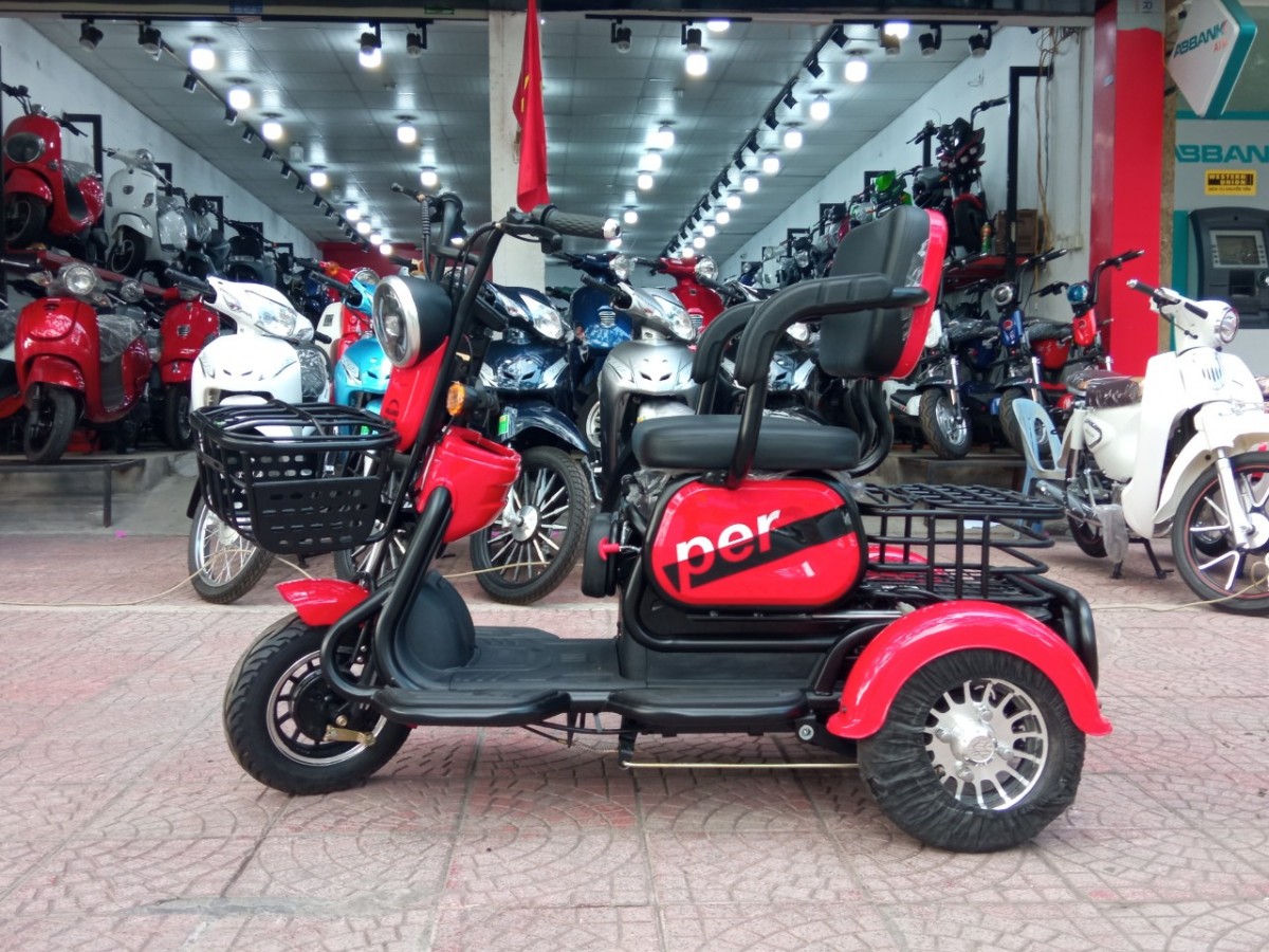 Trao đi yêu thương thông qua xe điện 3 bánh Super Dilang 2021