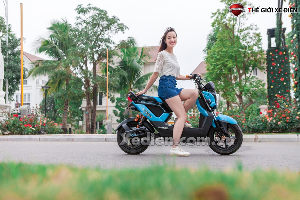 Hai mẫu xe máy điện Zoomer có thiết kế hấp dẫn