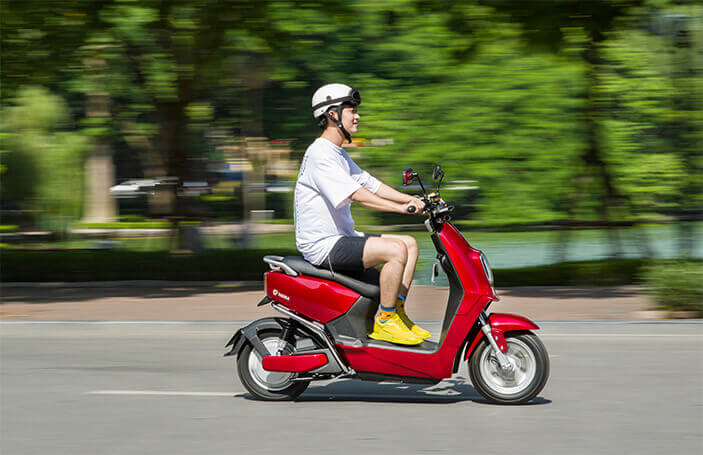 Tiết kiệm 30 triệu đồng sau 5 năm sử dụng, đó là lý do nên chọn xe máy điện thay xe máy xăng