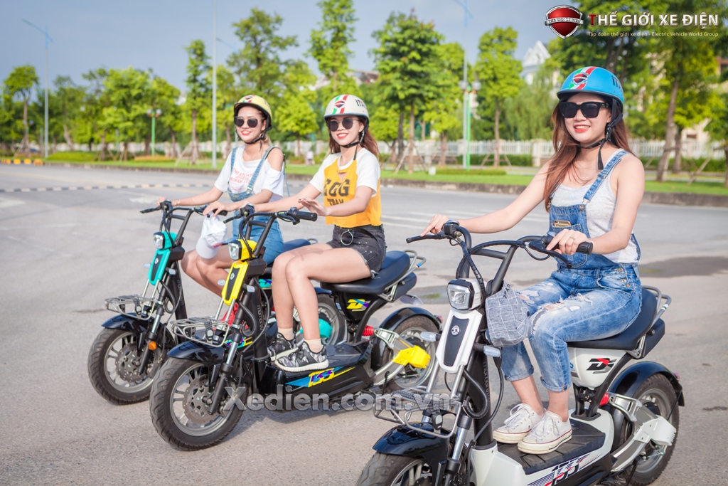 Xe đạp điện đồng hành cùng các bạn trẻ Kiên Giang