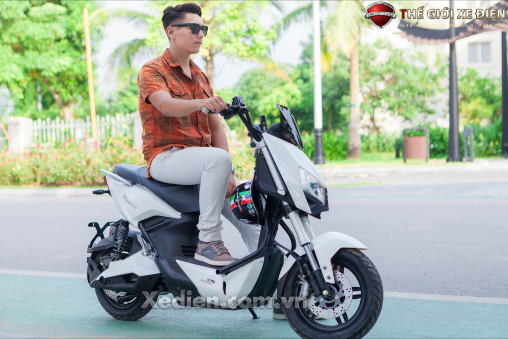 Lý do mẫu xe điện Z3 Hsdeluxe được bạn trẻ ưa chuộng?